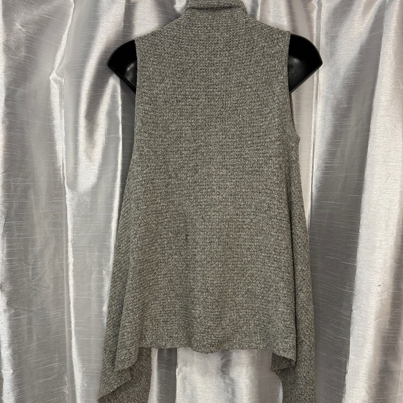 Old Navy Dove Sweater Vest Women’s M Sleeveless Duster Ope Cardigan Acrylic - Picture 5 of 9